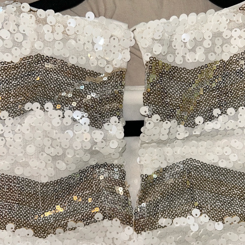 ✨HP✨ Cropped Sequin Top - Picture 11 of 11
